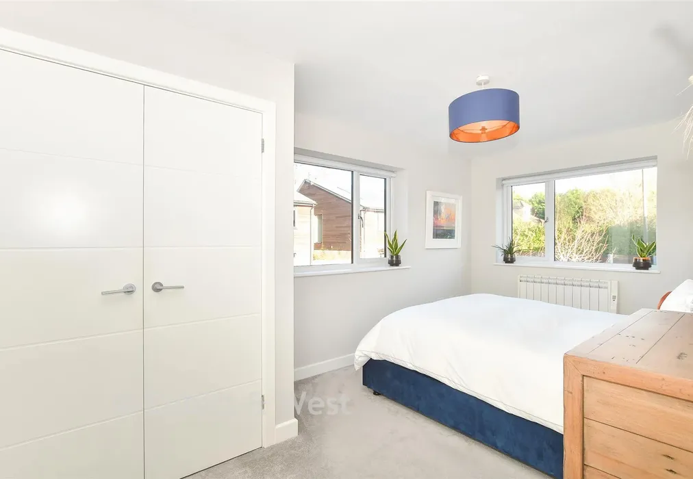 Bedroom 1 - Lewes Road, Blackboys, Uckfield, East Sussex - Wards of Kent