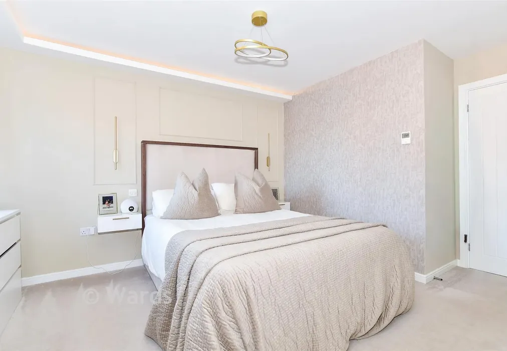 Bedroom 1 - Pentecost Lane, Otham, Maidstone, Kent - Wards of Kent