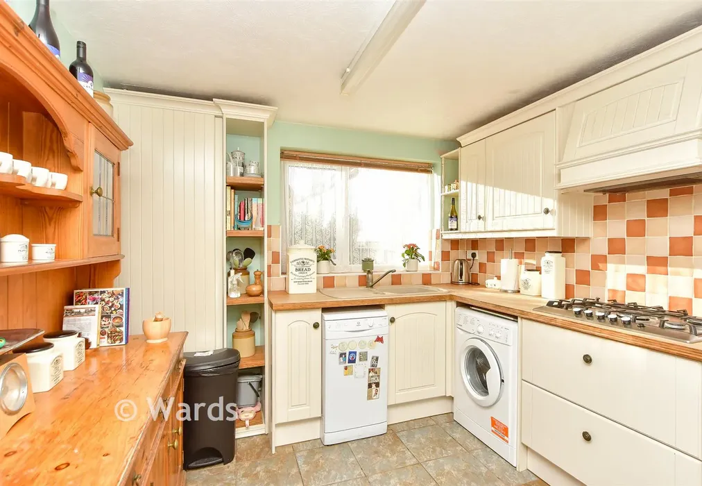 Kitchen - Bay Hill, St. Margaret's Bay, Dover, Kent - Wards of Kent