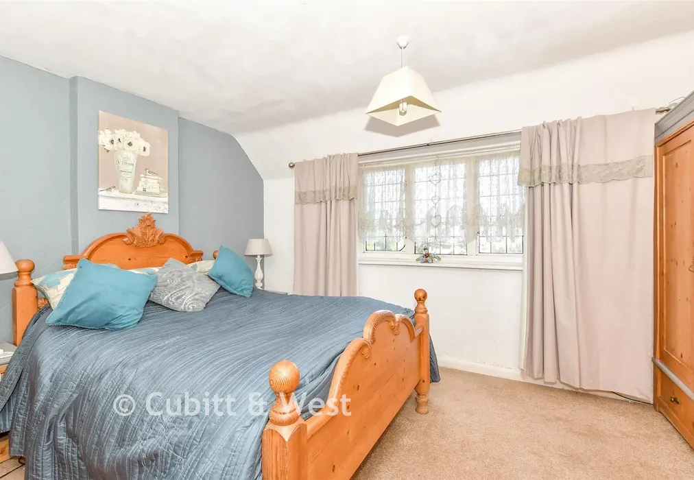 Bedroom 1 - The Brow, Widley, Waterlooville, Hampshire - Wards of Kent