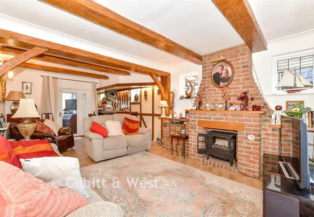 Lounge - The Brow, Widley, Waterlooville, Hampshire - Wards of Kent