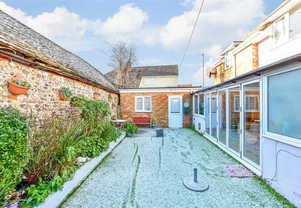 Rear Garden - The Brow, Widley, Waterlooville, Hampshire - Wards of Kent