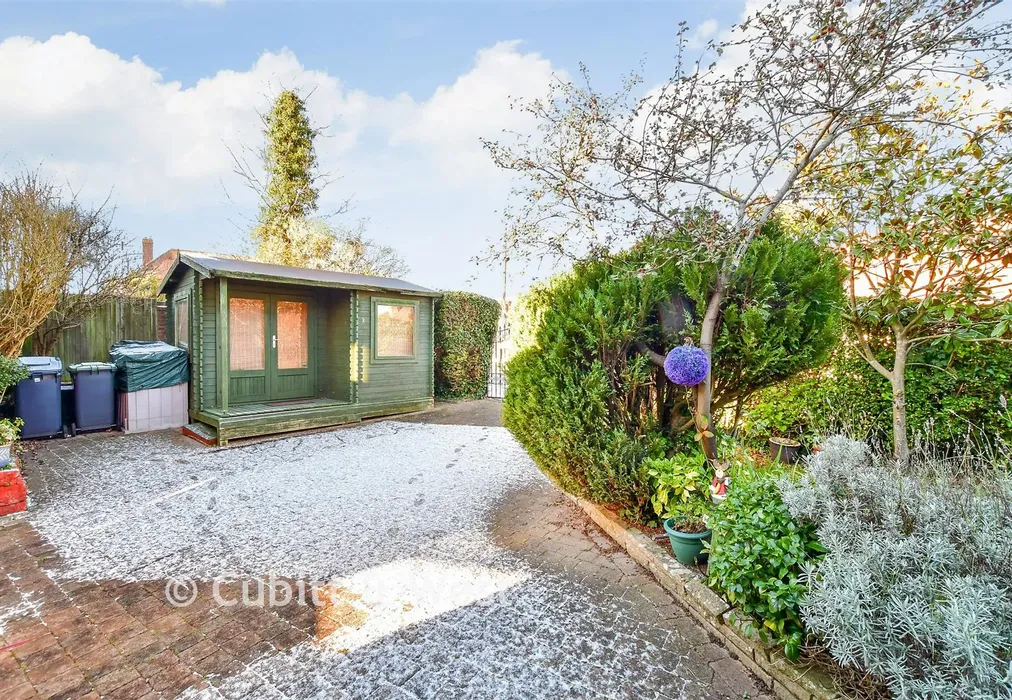 External Lifestyle Photograph - The Brow, Widley, Waterlooville, Hampshire - Wards of Kent