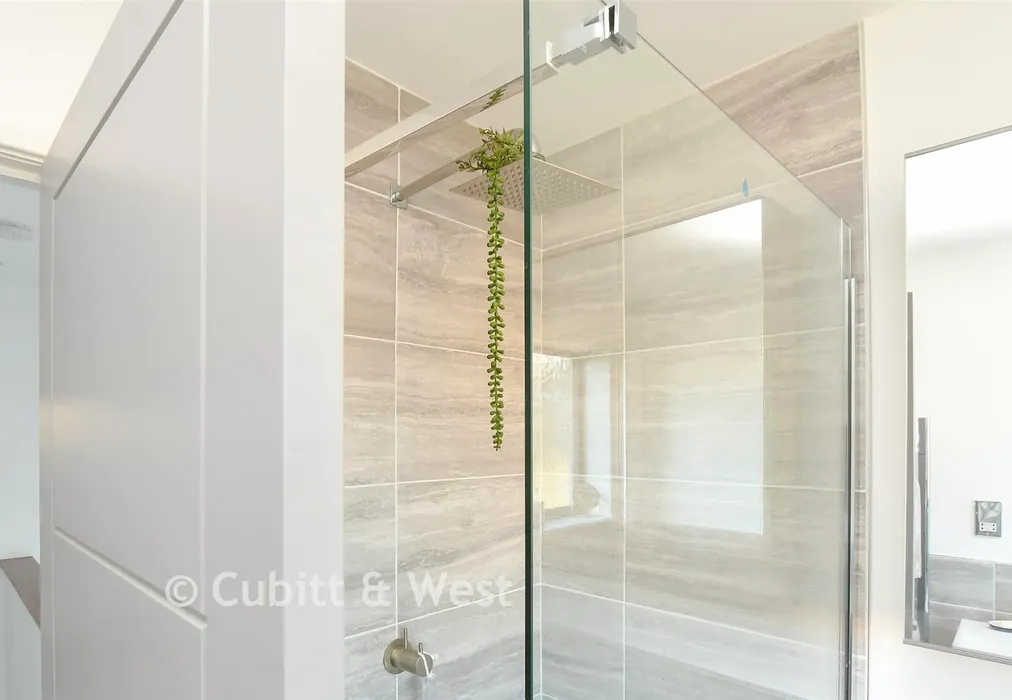 Internal Lifestyle Photograph - Park Road, Redhill, Surrey - Wards of Kent
