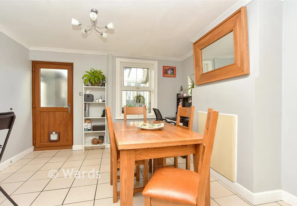 Kitchen/Diner - Mead Crescent, Dartford, Kent - Wards of Kent