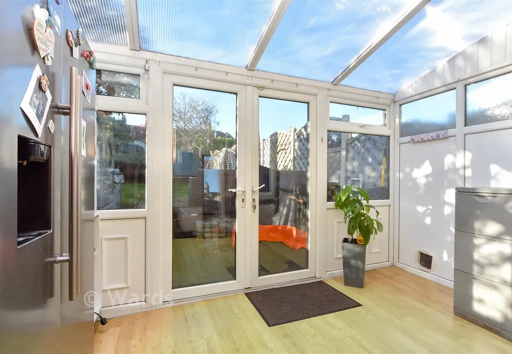 Conservatory - Mead Crescent, Dartford, Kent - Wards of Kent