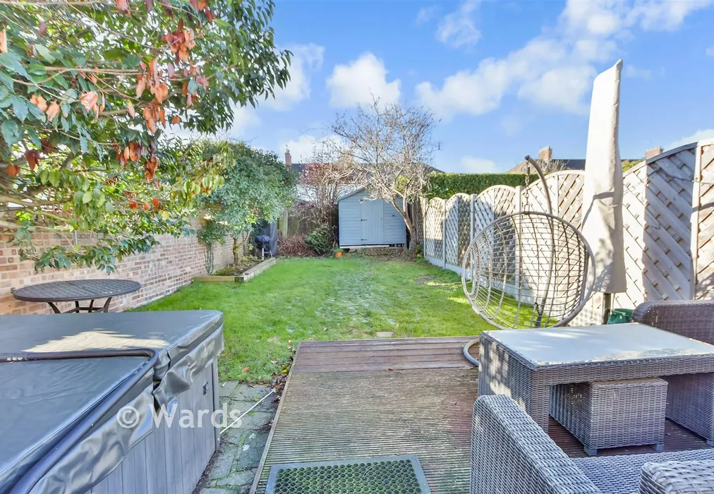 Rear Garden - Mead Crescent, Dartford, Kent - Wards of Kent