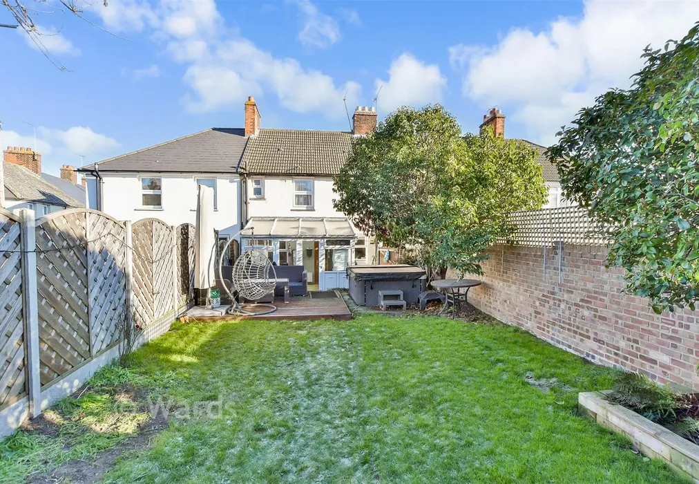 Rear Garden - Mead Crescent, Dartford, Kent - Wards of Kent