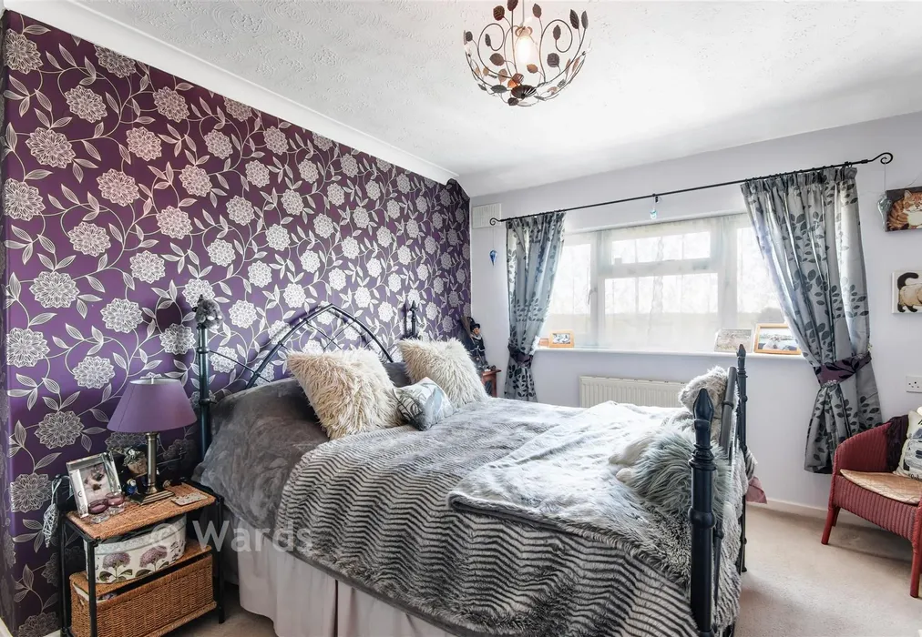 V Bedroom - Hartley Road, Cranbrook, Kent - Wards of Kent
