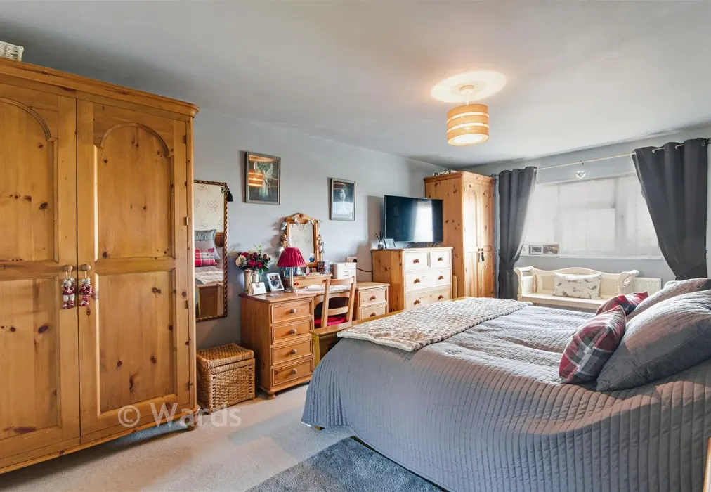 V Bedroom - Hartley Road, Cranbrook, Kent - Wards of Kent