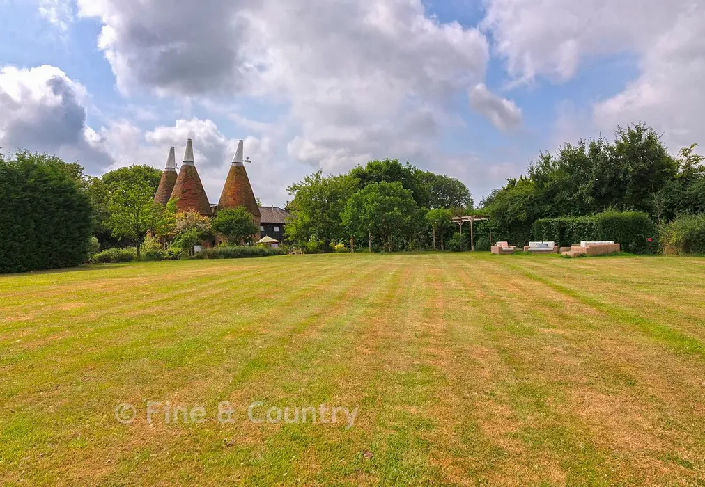 Rear Garden - Crook Road, Brenchley, Tonbridge, Kent - Wards of Kent