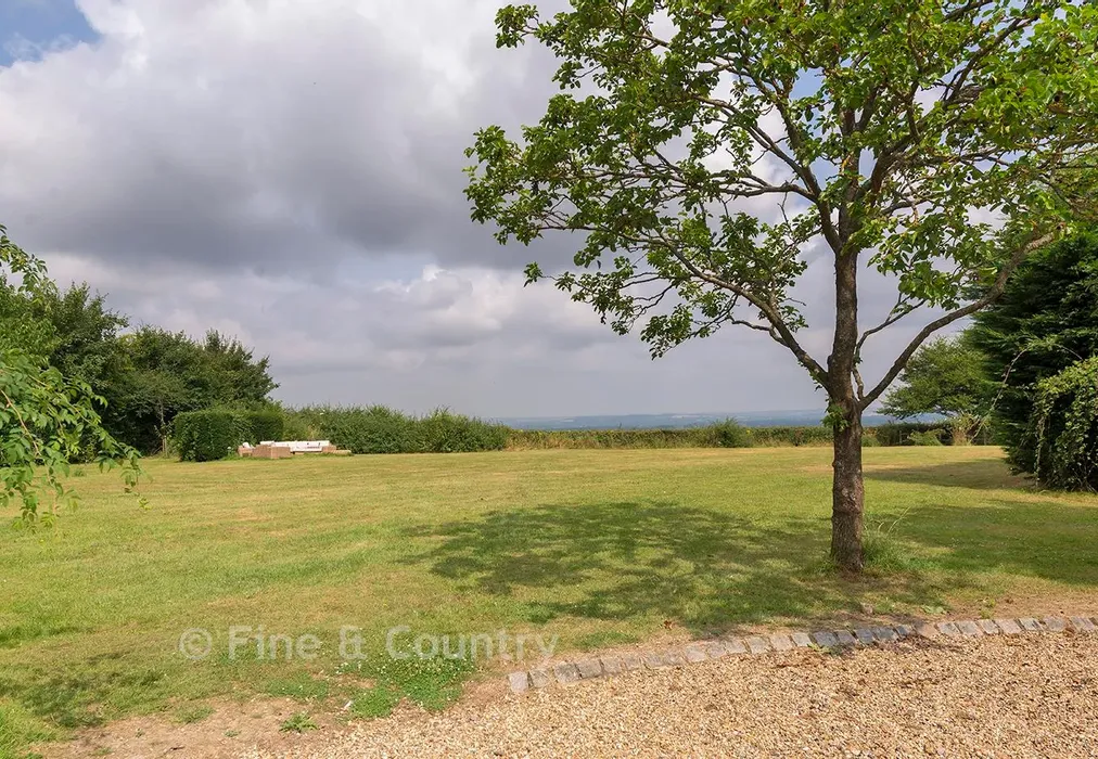 Raear Garden - Crook Road, Brenchley, Tonbridge, Kent - Wards of Kent