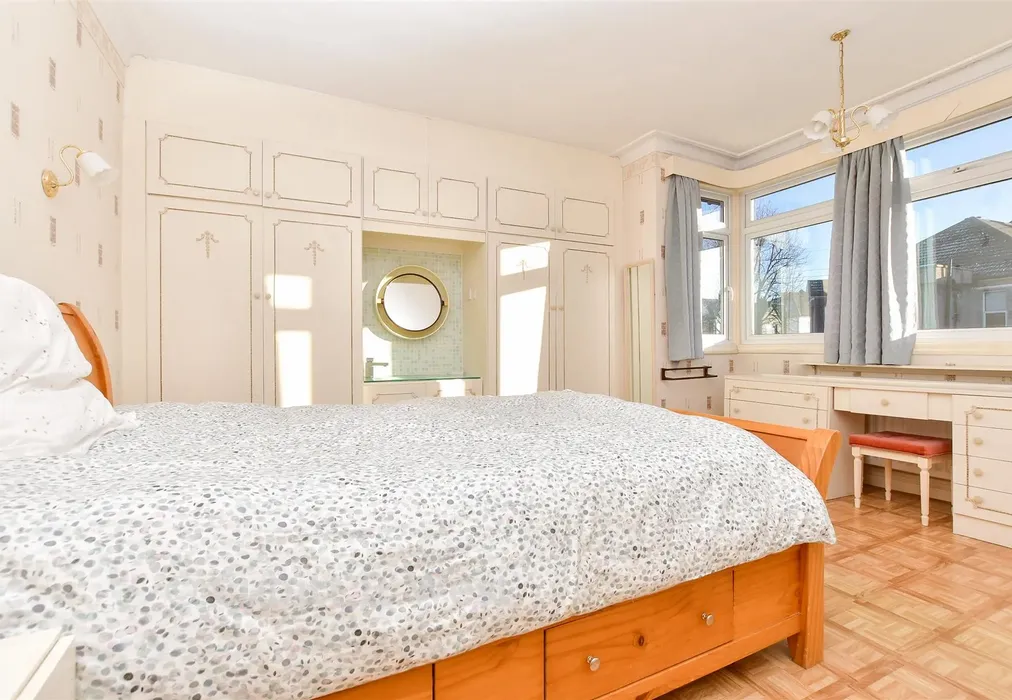 Bedroom 1 - Cranley Gardens, Wallington, Surrey - Wards of Kent