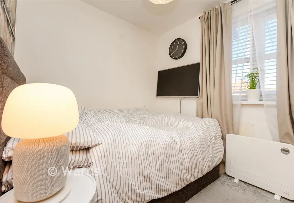 Bedroom - Osbourne Road, Dartford, Kent - Wards of Kent