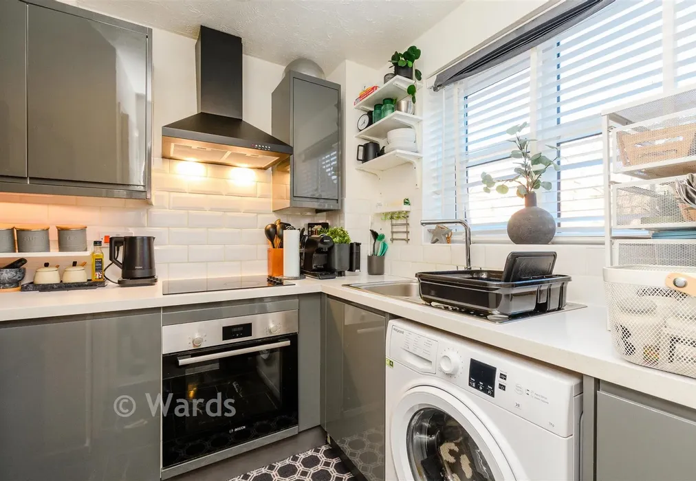 Kitchen - Osbourne Road, Dartford, Kent - Wards of Kent