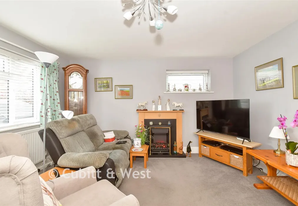 Annexe Lounge - Timberlea Close, Ashington, West Sussex - Wards of Kent