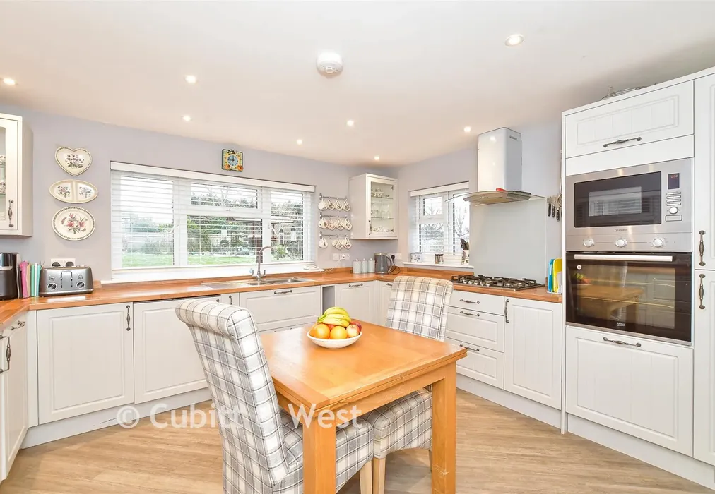 Annexe Kitchen/Diner - Timberlea Close, Ashington, West Sussex - Wards of Kent
