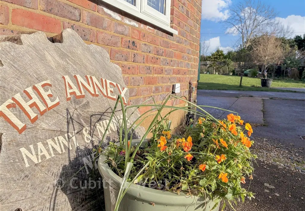 Lifestyle - Timberlea Close, Ashington, West Sussex - Wards of Kent