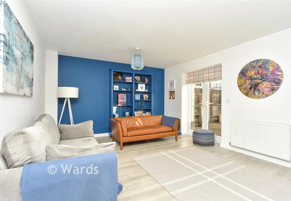 Lounge - Pilgrims Close, Snodland, Kent - Wards of Kent