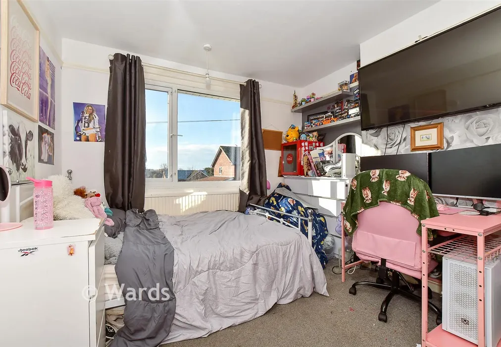 Bedroom 1 - Station Road, Dymchurch, Romney Marsh, Kent - Wards of Kent