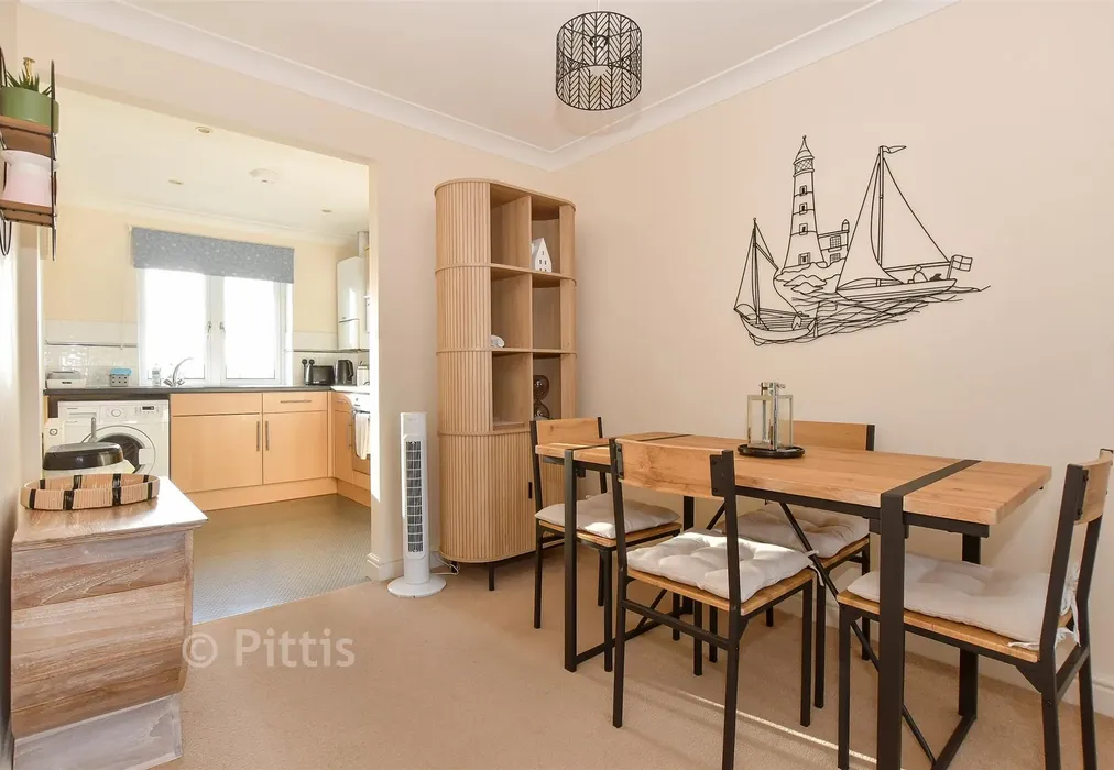 Internal Lifestyle Photograph - Bouldnor, Yarmouth, Isle of Wight - Wards of Kent