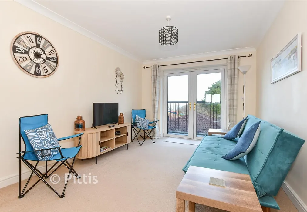 Lounge/ Dining Area - Bouldnor, Yarmouth, Isle of Wight - Wards of Kent