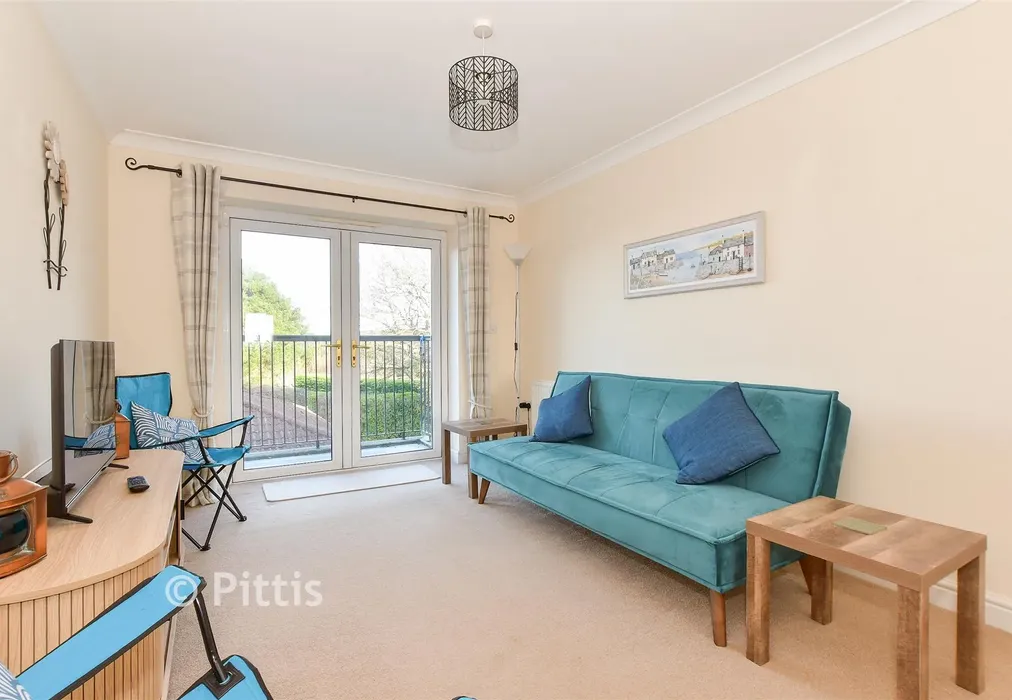 Lounge/ Dining Area - Bouldnor, Yarmouth, Isle of Wight - Wards of Kent