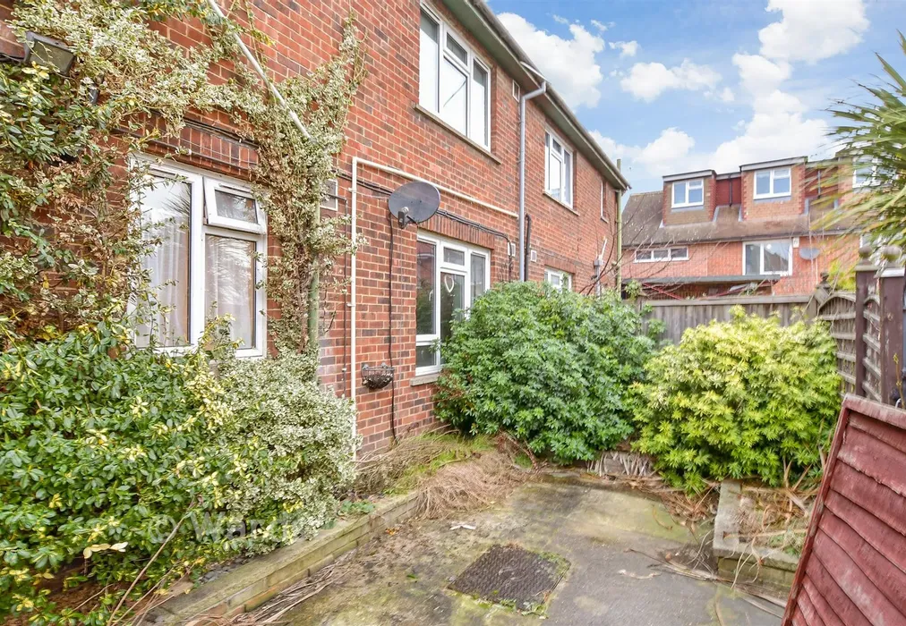 Rear Garden - Dickens Avenue, Dartford, Kent - Wards of Kent