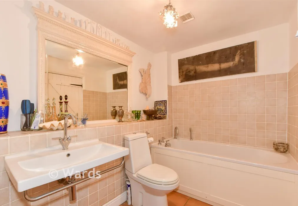 Bathroom - Littlebourne Road, Canterbury, Kent - Wards of Kent