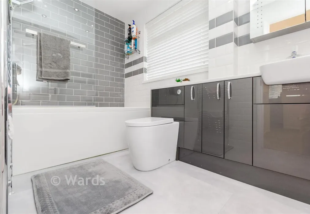 Bathroom - Wall Close, Hoo, Rochester, Kent - Wards of Kent