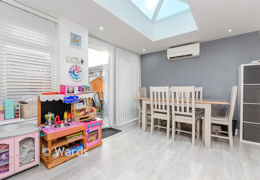 Sun Room - Wall Close, Hoo, Rochester, Kent - Wards of Kent