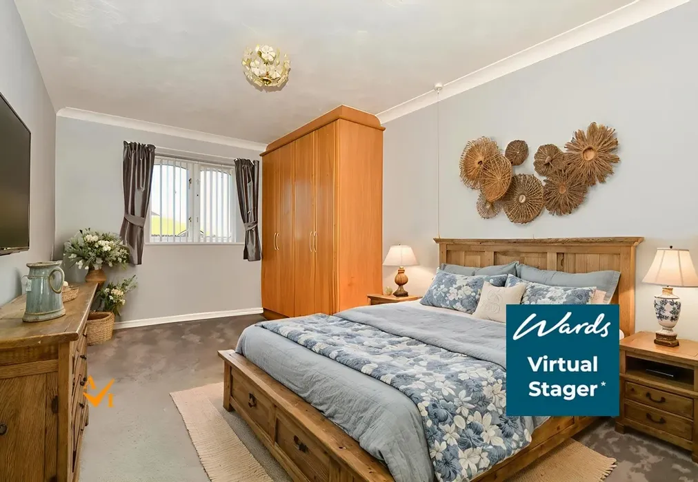 Bedroom 1 (Farmhouse style) - The Bayle, Folkestone, Kent - Wards of Kent