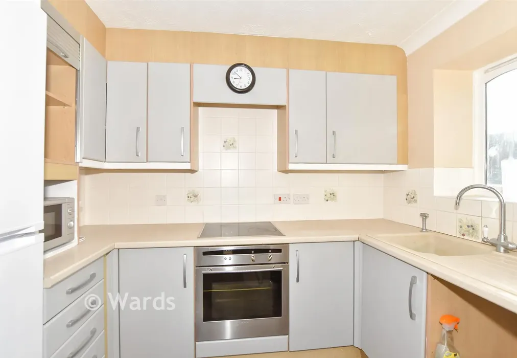 Kitchen - The Bayle, Folkestone, Kent - Wards of Kent