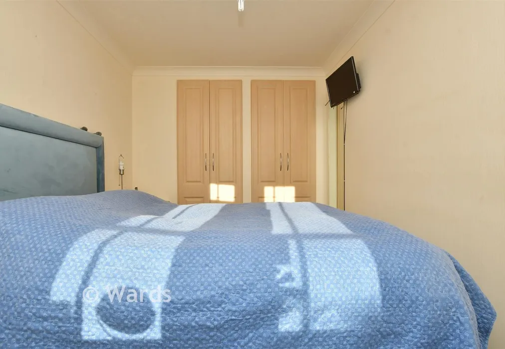 Bedroom 1 - Faversham Road, Seasalter, Whitstable, Kent - Wards of Kent