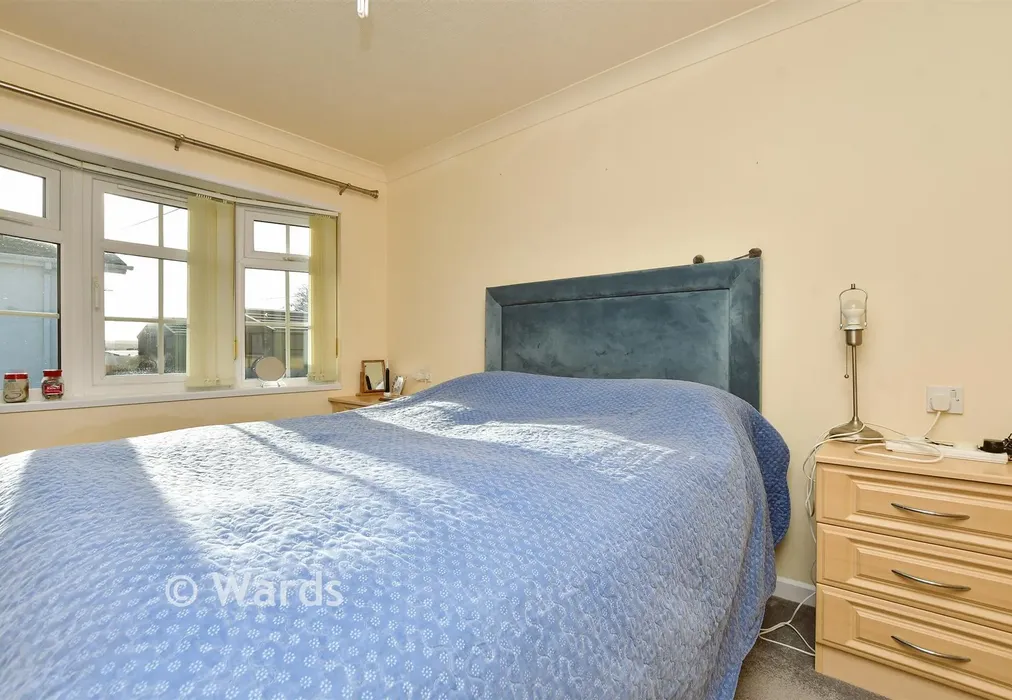 Bedroom 1 - Faversham Road, Seasalter, Whitstable, Kent - Wards of Kent