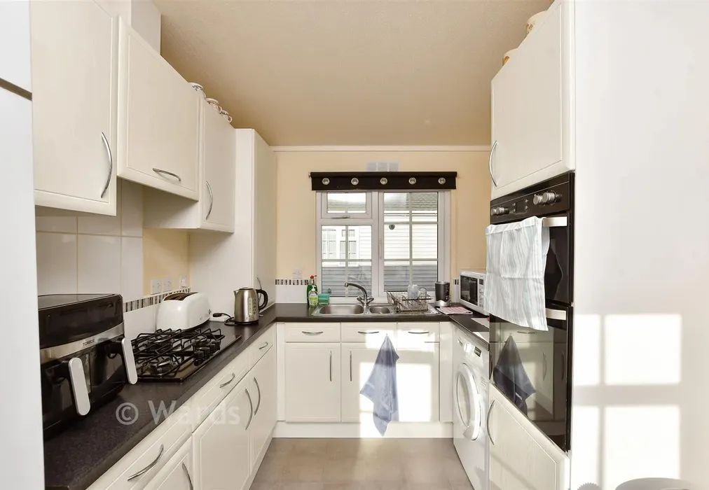 Kitchen - Faversham Road, Seasalter, Whitstable, Kent - Wards of Kent