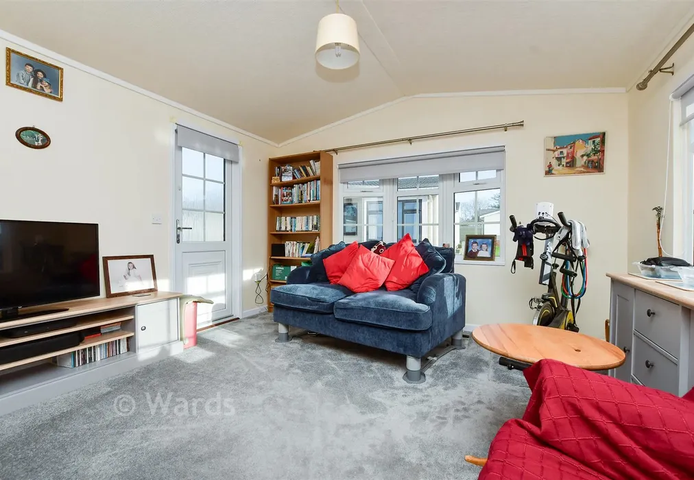 Lounge - Faversham Road, Seasalter, Whitstable, Kent - Wards of Kent