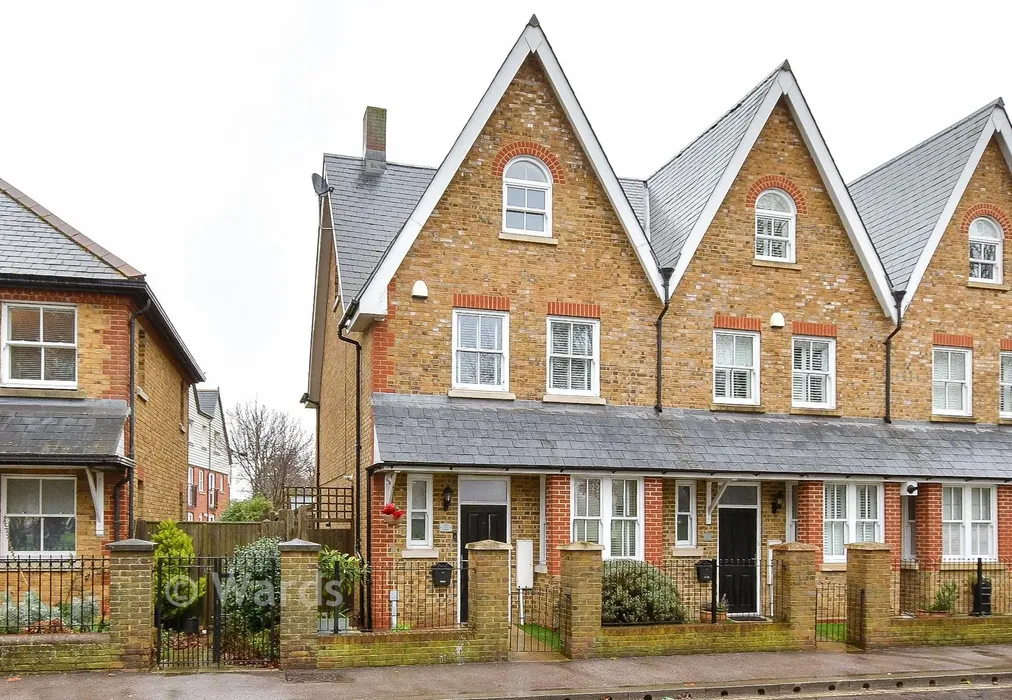 Front (Brochure) - Whitstable Road, Faversham, Kent - Wards of Kent