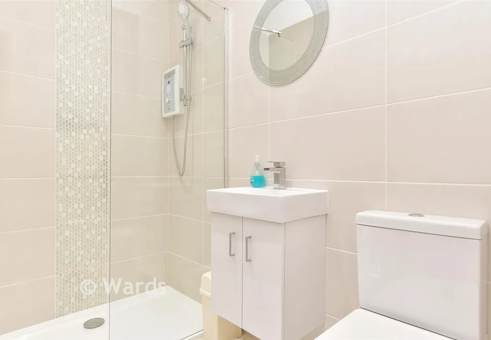 En-Suite Shower Room - Whitstable Road, Faversham, Kent - Wards of Kent