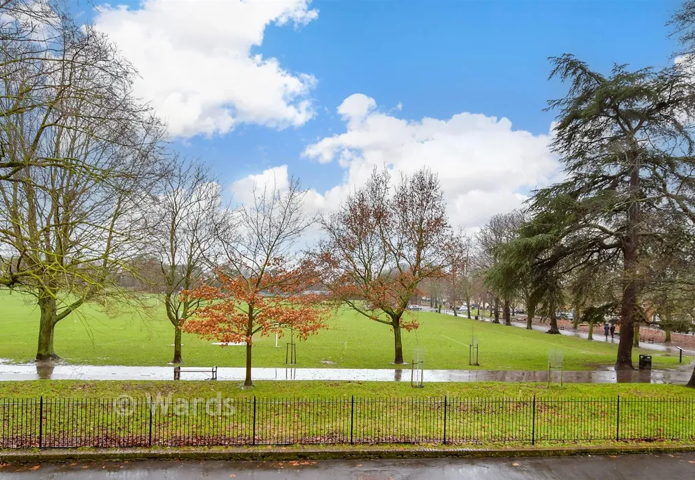 Views To Front - Whitstable Road, Faversham, Kent - Wards of Kent
