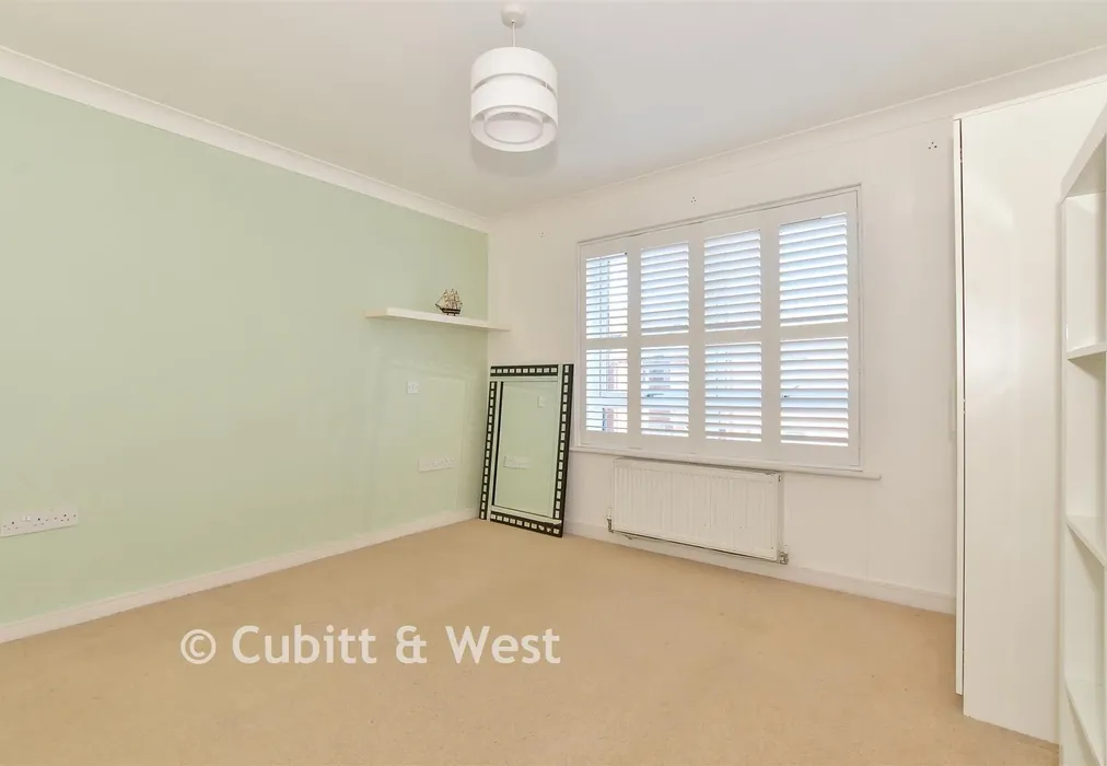 Bedroom 2 - Pinova Close, Crawley, West Sussex - Wards of Kent