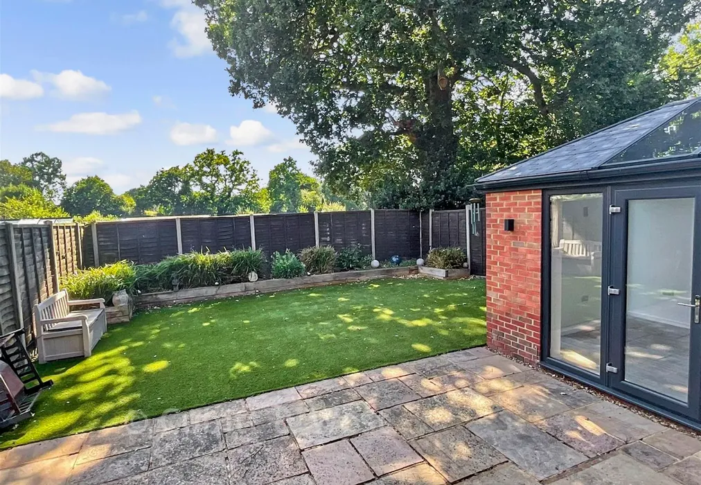 Rear Elevation - Pinova Close, Crawley, West Sussex - Wards of Kent