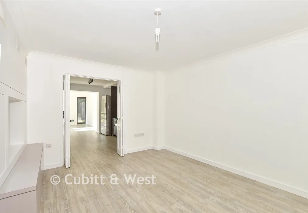 Lounge - Pinova Close, Crawley, West Sussex - Wards of Kent