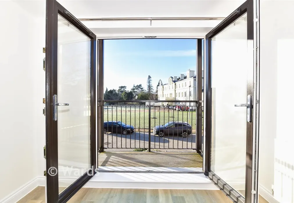 Internal Lifestyle Photograph - Wills Crescent, West Malling, Kent - Wards of Kent