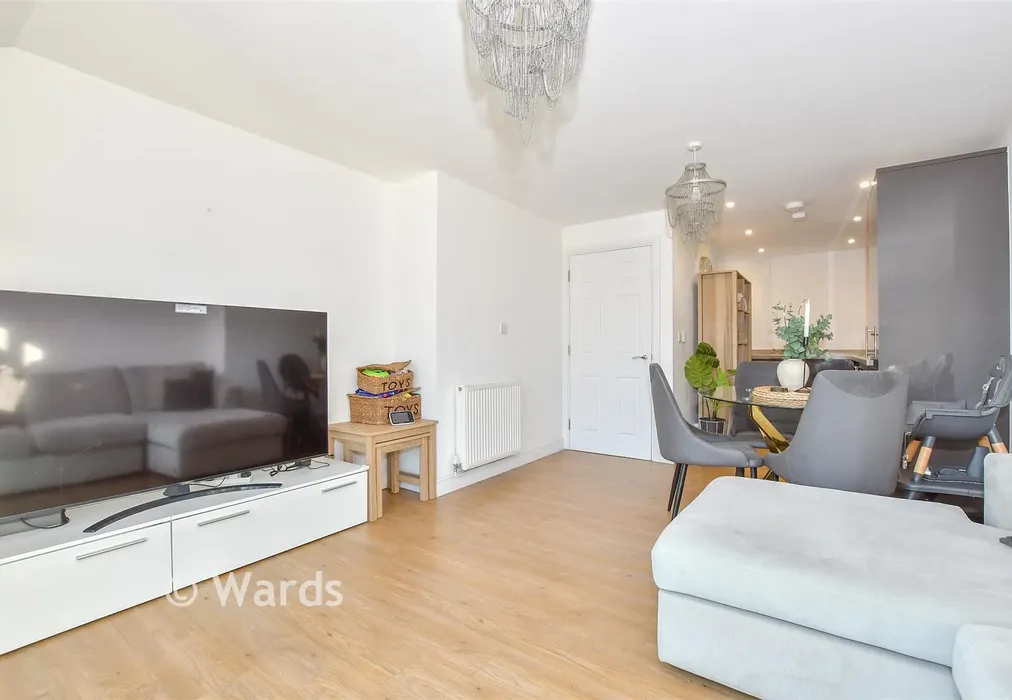 Lounge/Diner - Queen Anne Road, Maidstone, Kent - Wards of Kent