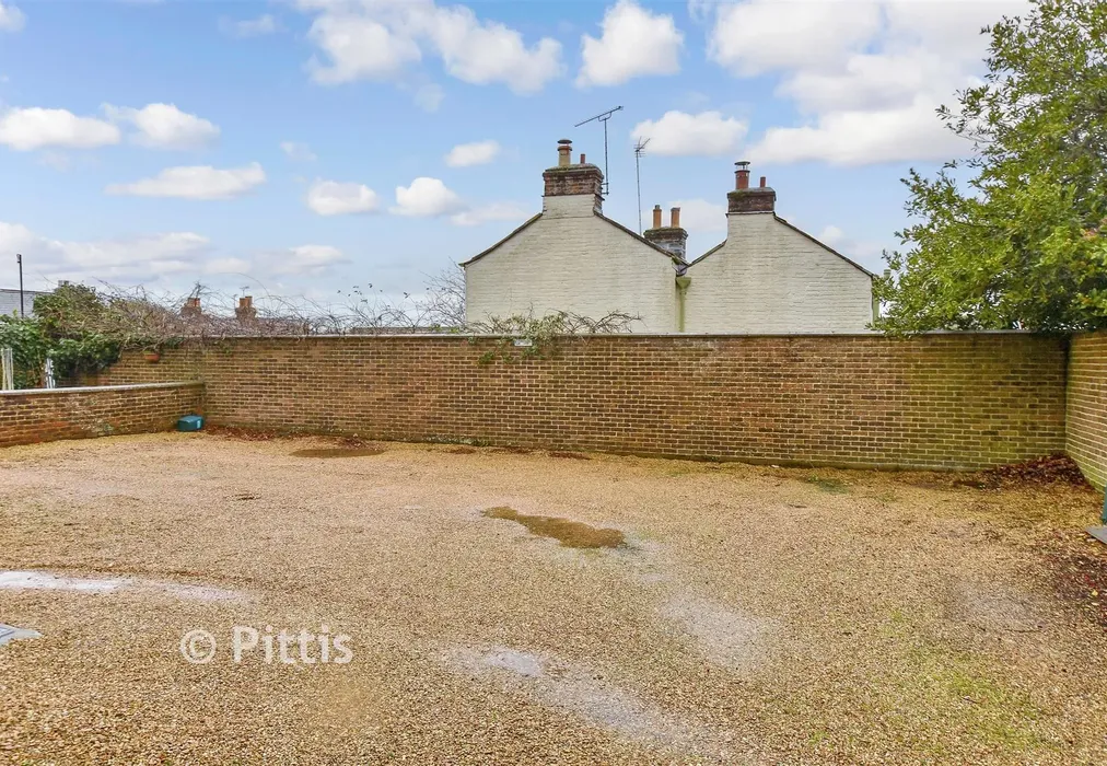 Driveway/Parking - Player Street, Ryde, Isle of Wight - Wards of Kent