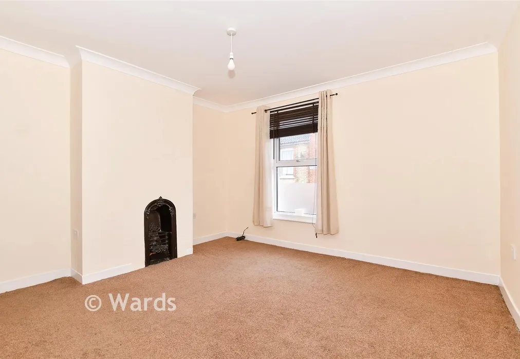 Bedroom 2 - Warwick Place, Maidstone, Kent - Wards of Kent