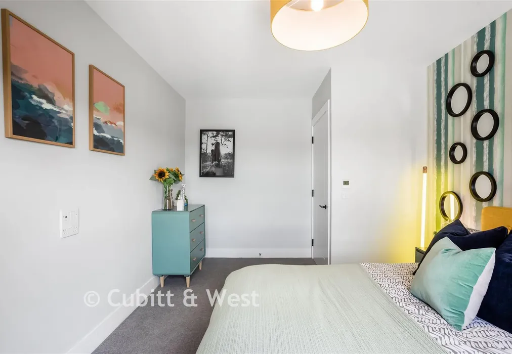 Bedroom 2 - The Furlong, Brighton, East Sussex - Wards of Kent
