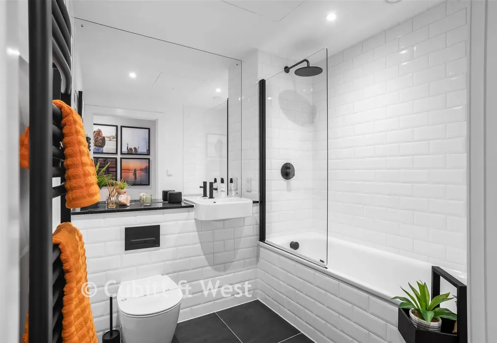 Bathroom - The Furlong, Brighton, East Sussex - Wards of Kent