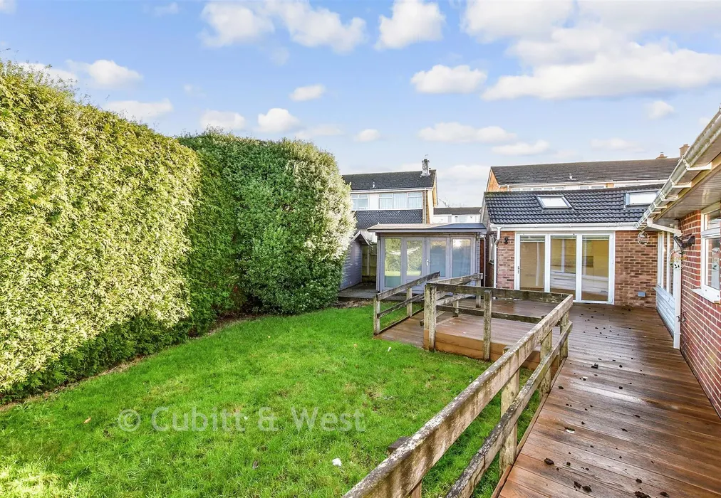 Rear Garden - Bourne Close, Horndean, Waterlooville, Hampshire - Wards of Kent
